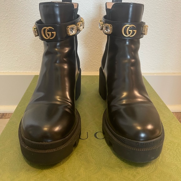 Gucci ankle boots with belt - Picture 5 of 7